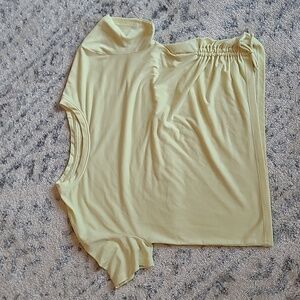 Girl's yellow Gapfit size large